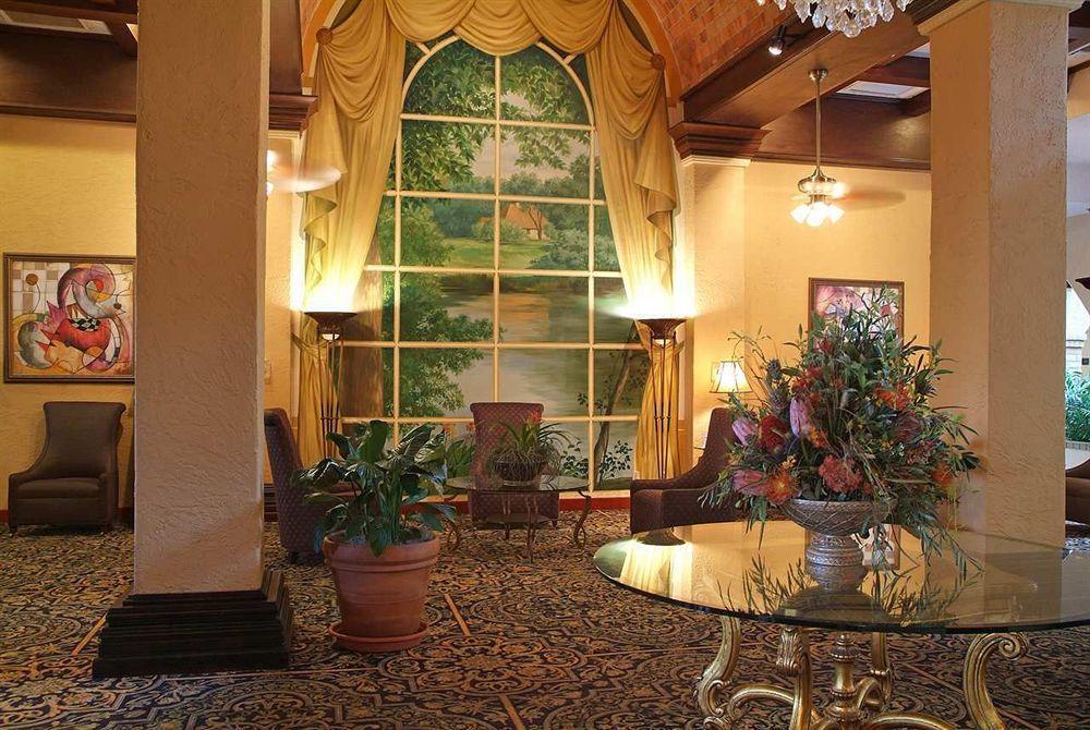 Embassy Suites Baton Rouge İç mekan fotoğraf