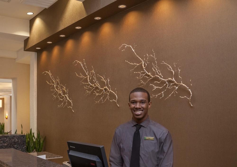 Embassy Suites Baton Rouge Dış mekan fotoğraf