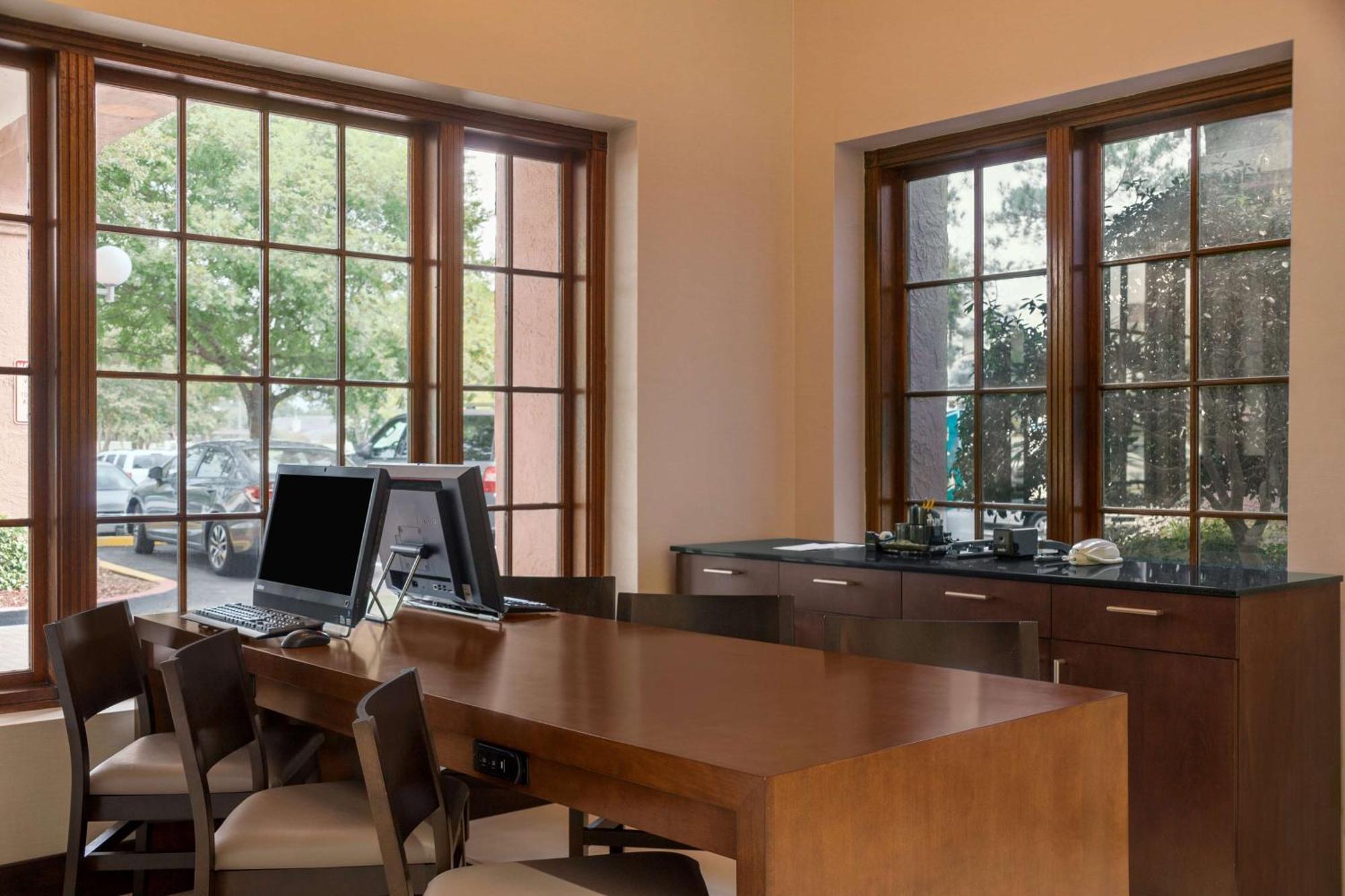 Embassy Suites Baton Rouge Dış mekan fotoğraf