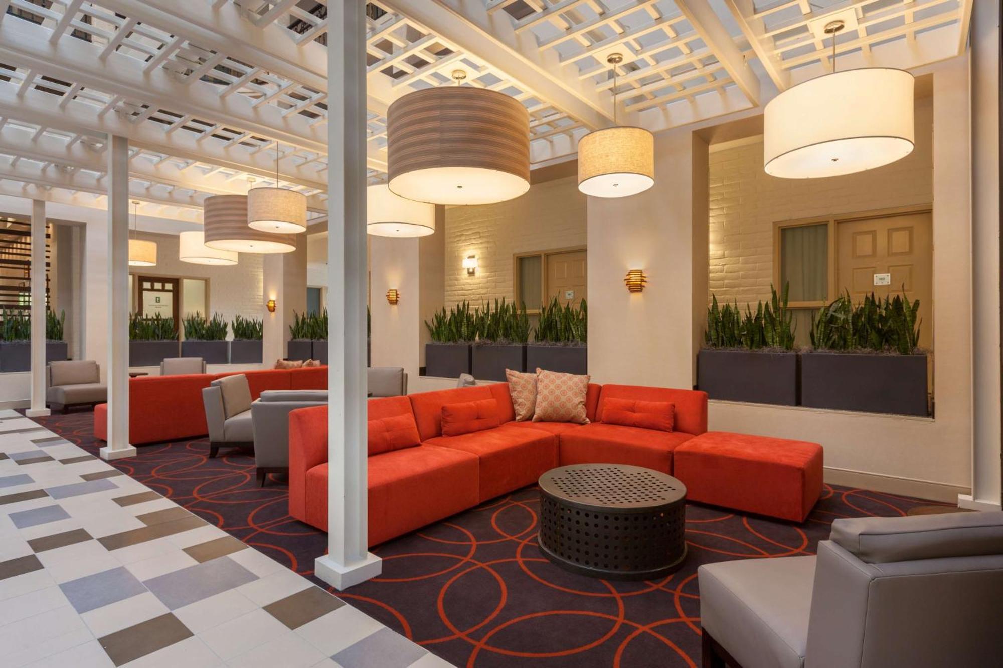 Embassy Suites Baton Rouge Dış mekan fotoğraf