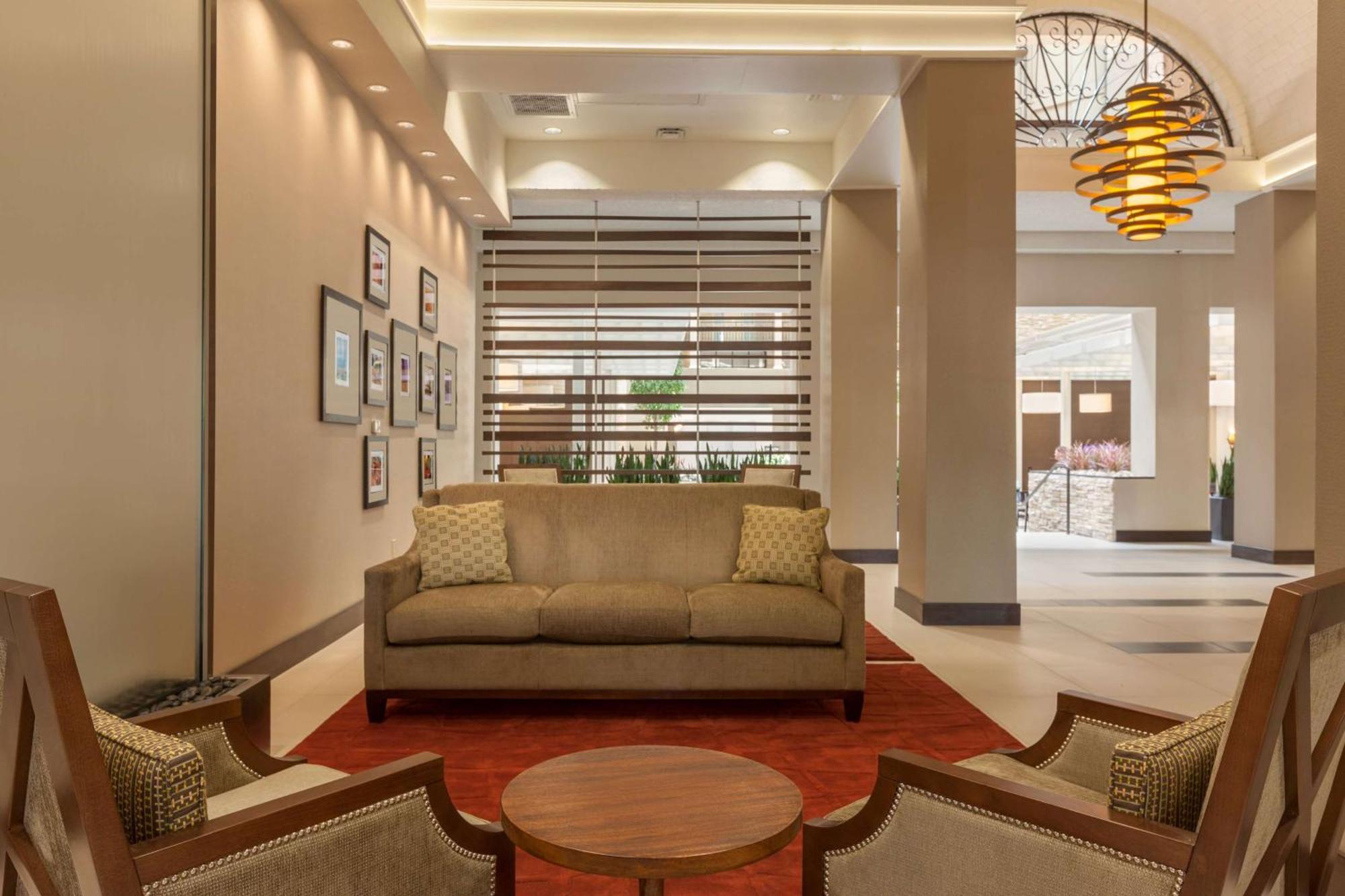 Embassy Suites Baton Rouge Dış mekan fotoğraf