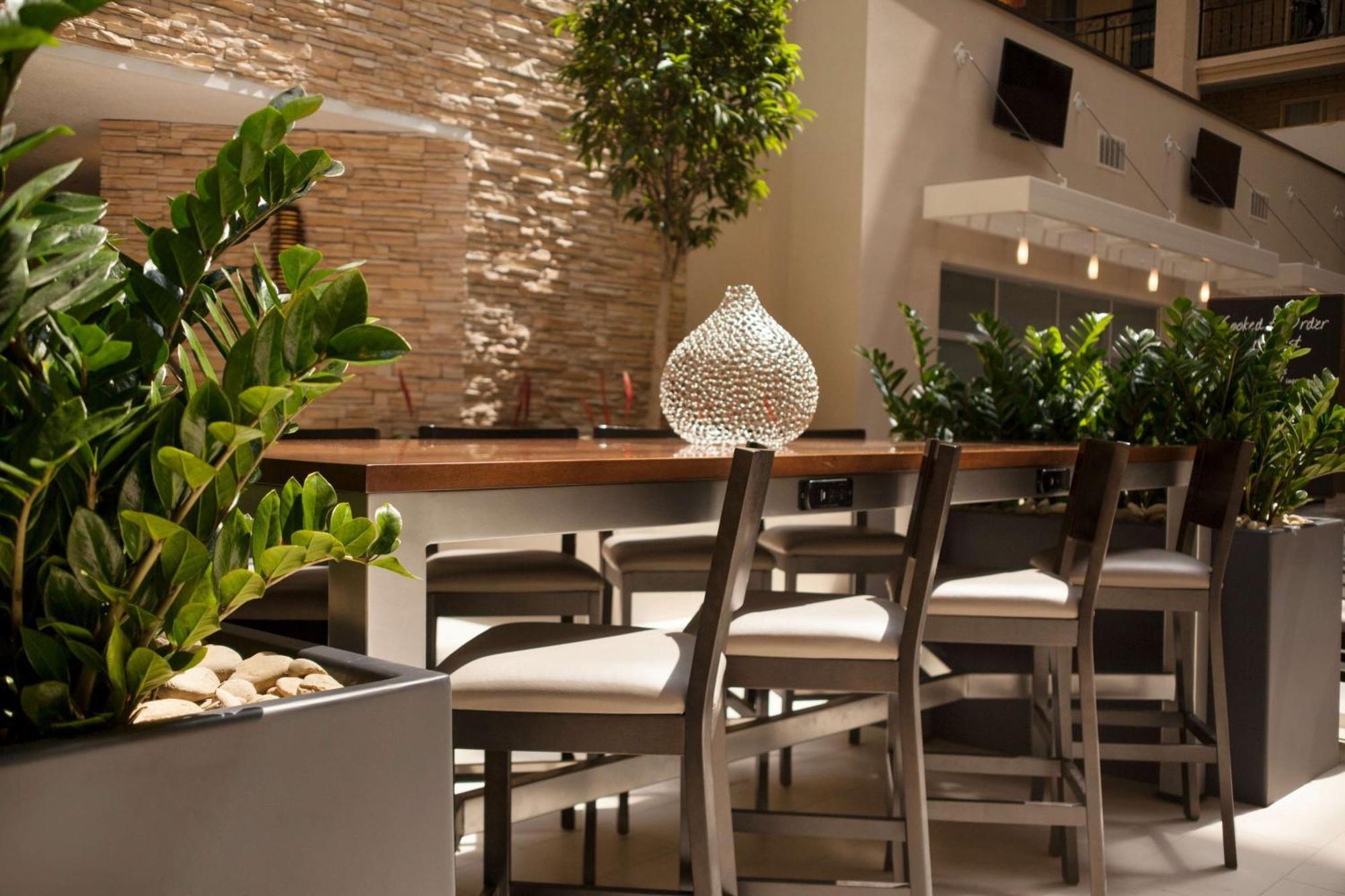 Embassy Suites Baton Rouge Dış mekan fotoğraf