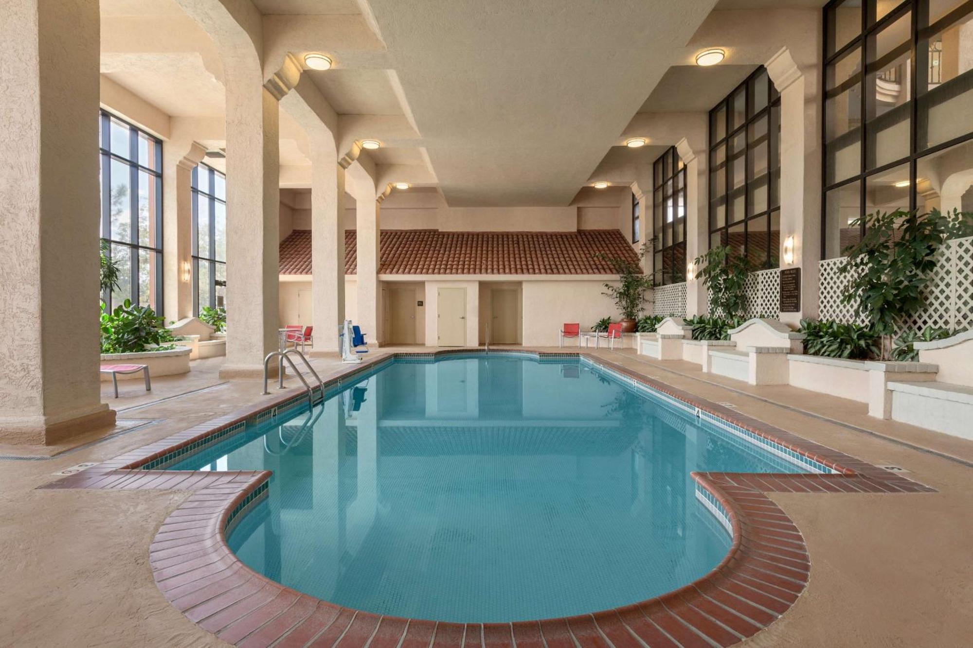 Embassy Suites Baton Rouge Dış mekan fotoğraf