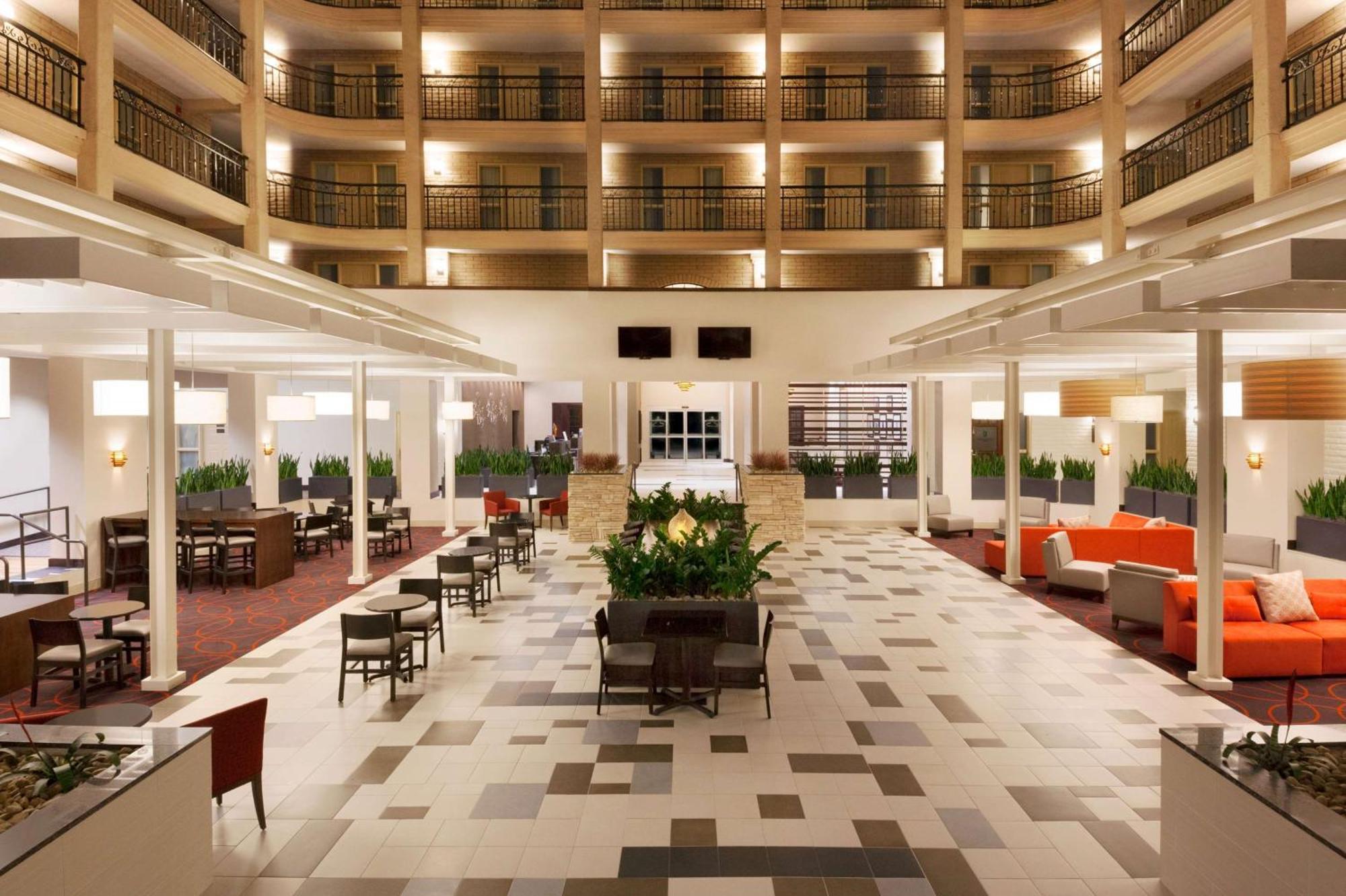 Embassy Suites Baton Rouge Dış mekan fotoğraf
