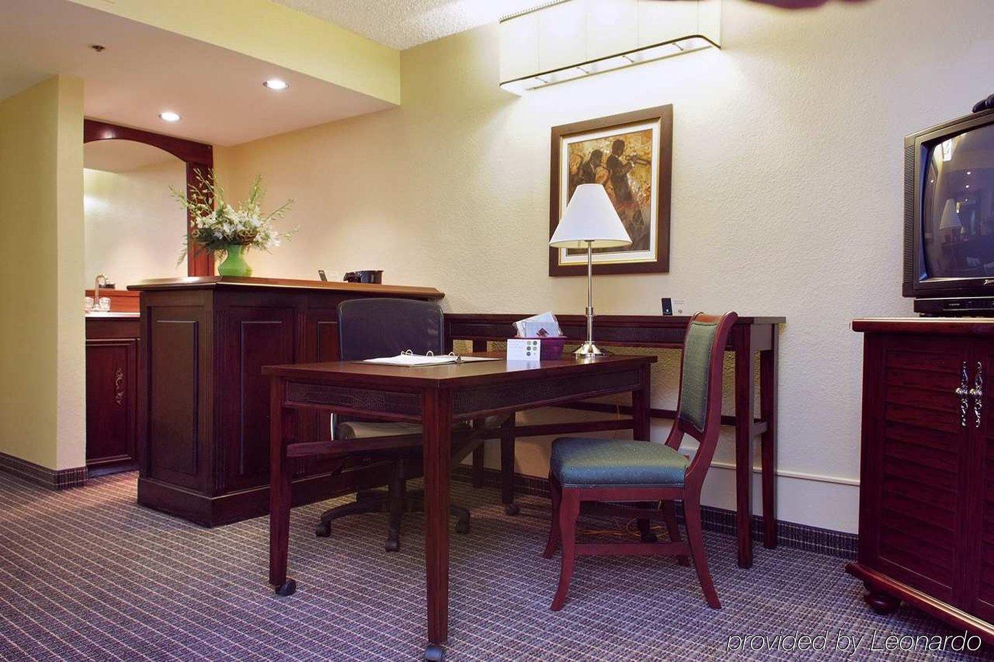Embassy Suites Baton Rouge İç mekan fotoğraf