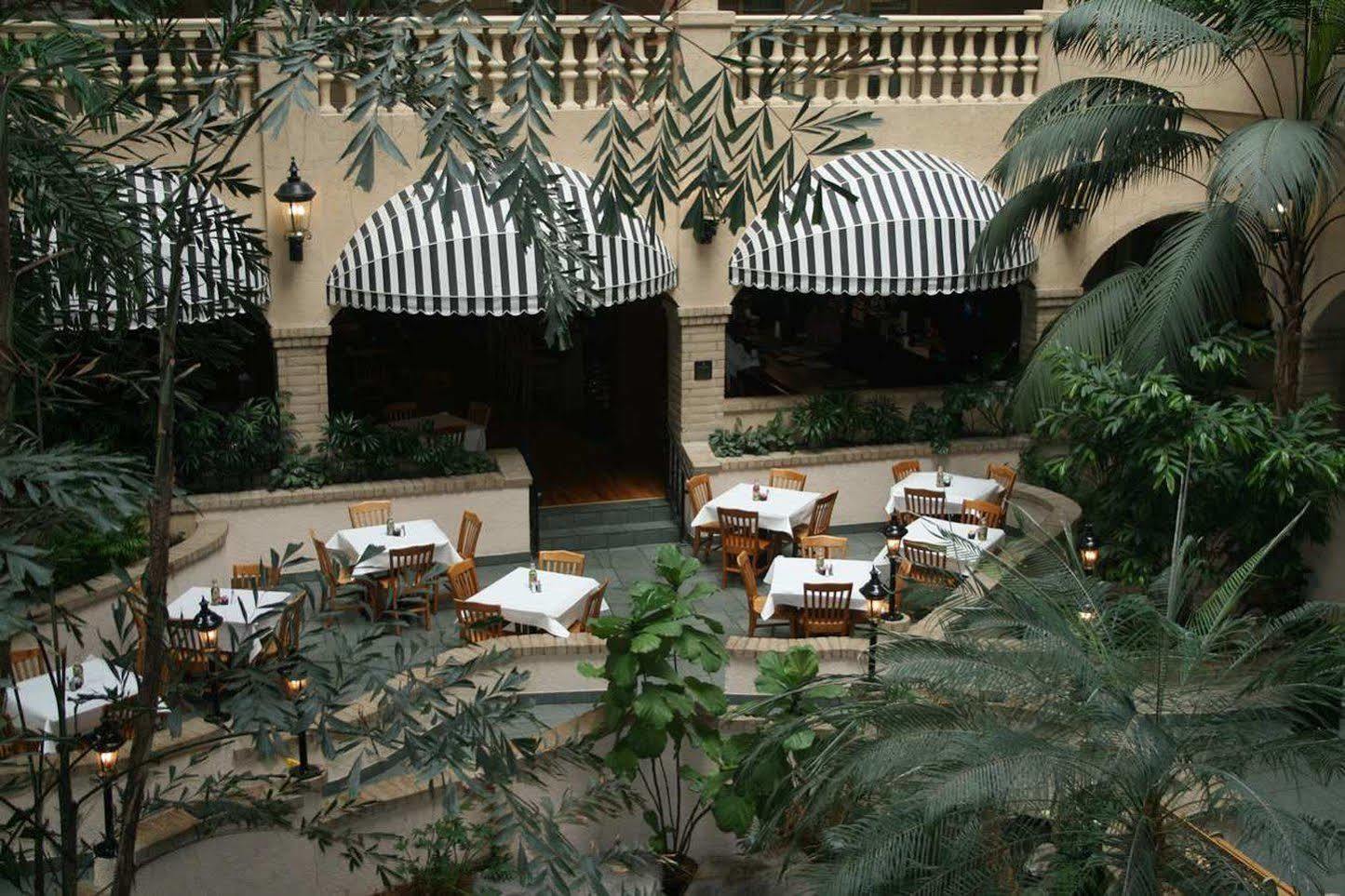 Embassy Suites Baton Rouge Dış mekan fotoğraf