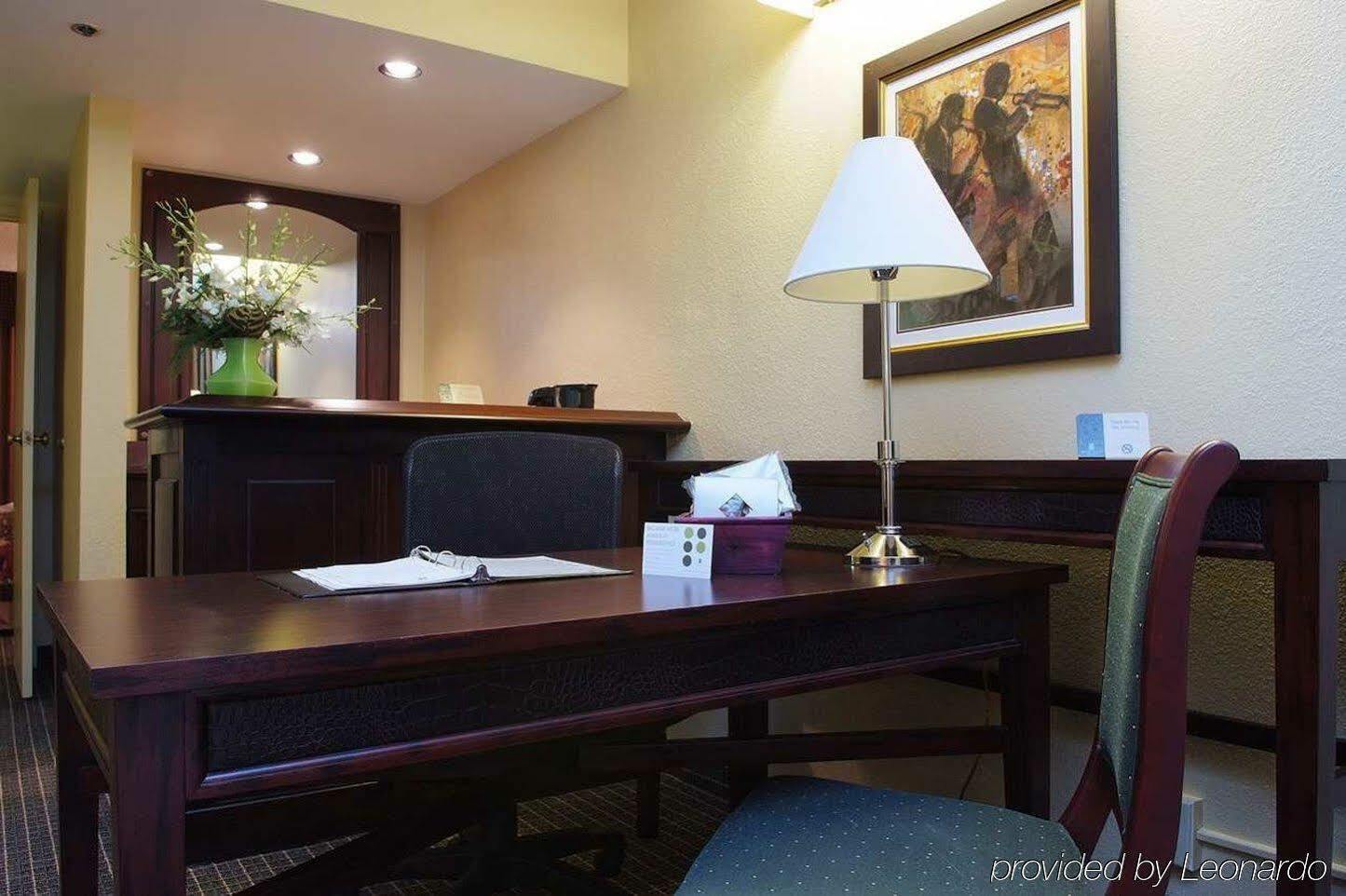 Embassy Suites Baton Rouge Dış mekan fotoğraf